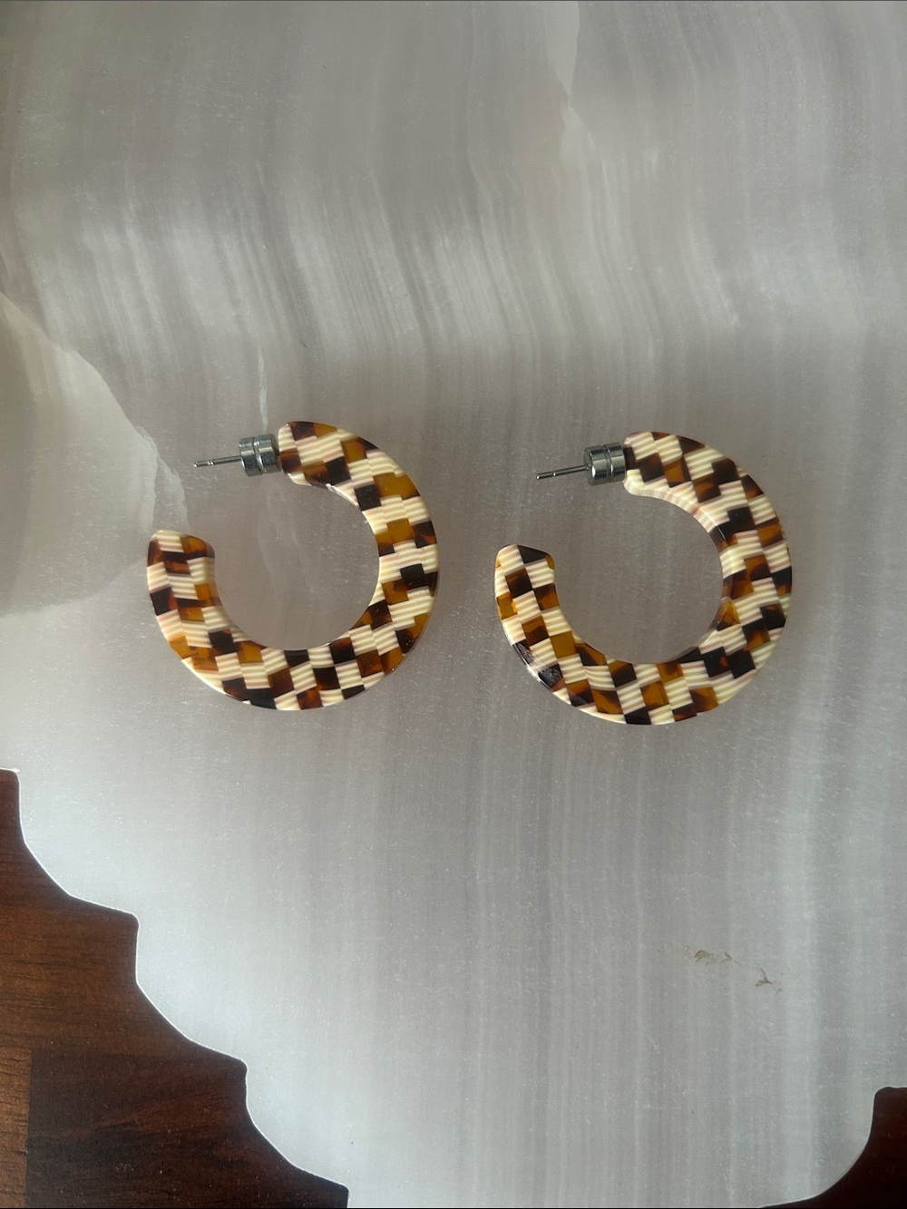 Tortoiseshell Check Hoop Earrings - Brown & Cream